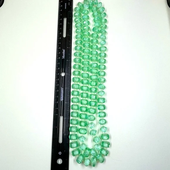 Vintage Y2K Extra Long Green Acrylic Beaded Necklace - Picture 4 of 4